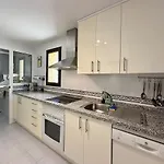 Sea View & Golf Frontline 2-bedroom In Duquesa Lejlighed
