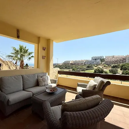 Sea View & Golf Frontline 2-bedroom In Duquesa * Manilva